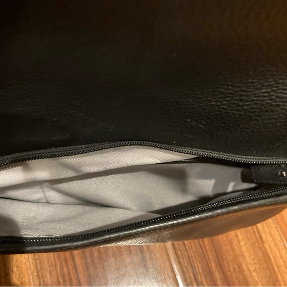 Tumi Stanton Safra Black Leather convertible Bagpack Unisex. main image 6